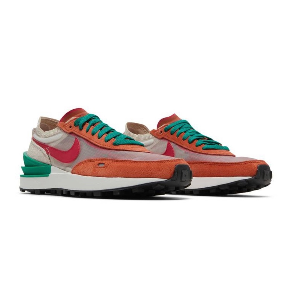 NEW NEVER WORN Nike Women’s Waffle One ‘Burnt Sunrise Mystic Hibiscus’